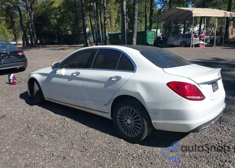 2015 Mercedes-Benz C 300 Luxury 4Matic из США, поврежденный, VIN 55SWF4KB9FU049432